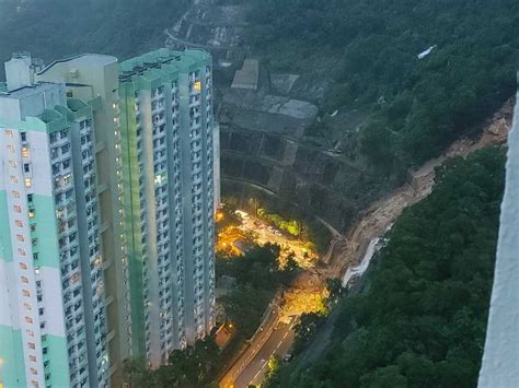 耀東山泥傾瀉|黑雨｜筲箕灣耀東邨發生山泥傾瀉 有汽車被埋消防正 